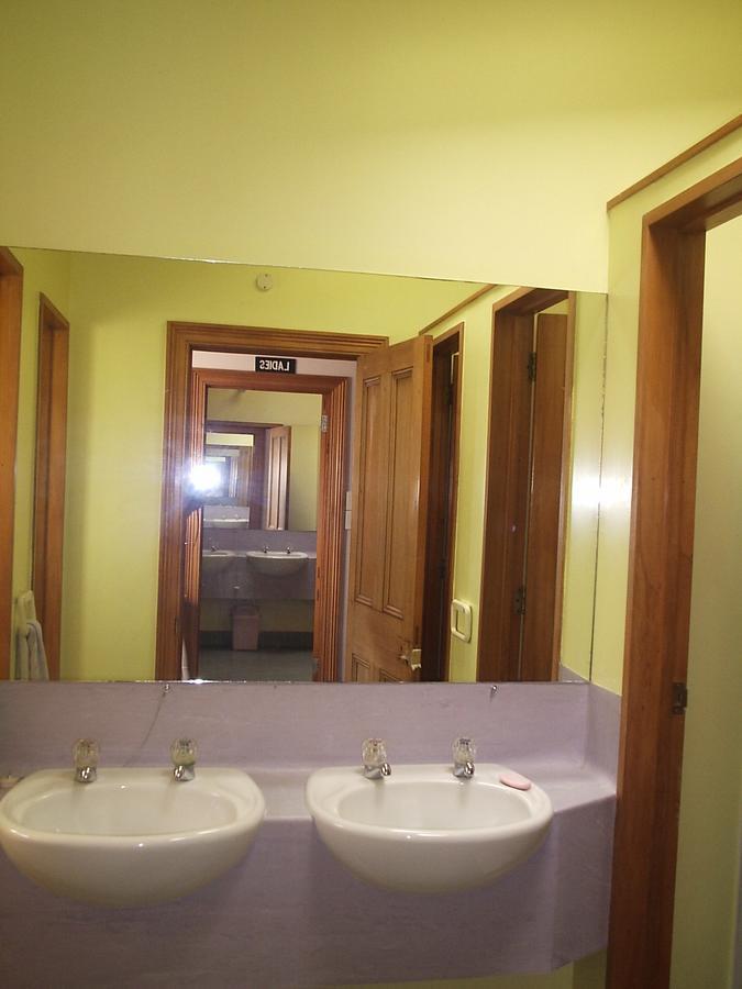 Avon City Backpackers Christchurch Exteriör bild